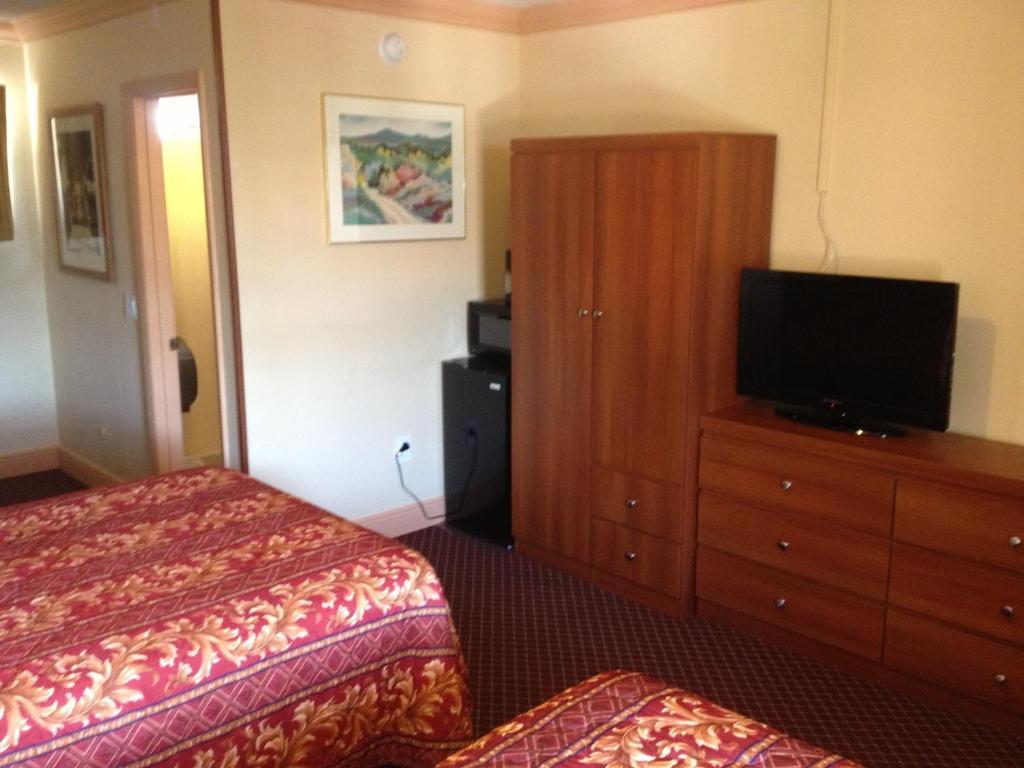Hialeah Executive Motel Miami Springs Room photo