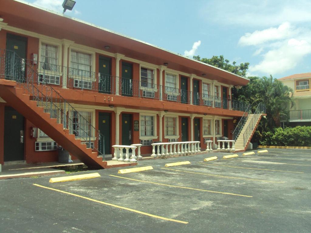 Hialeah Executive Motel Miami Springs Exterior photo